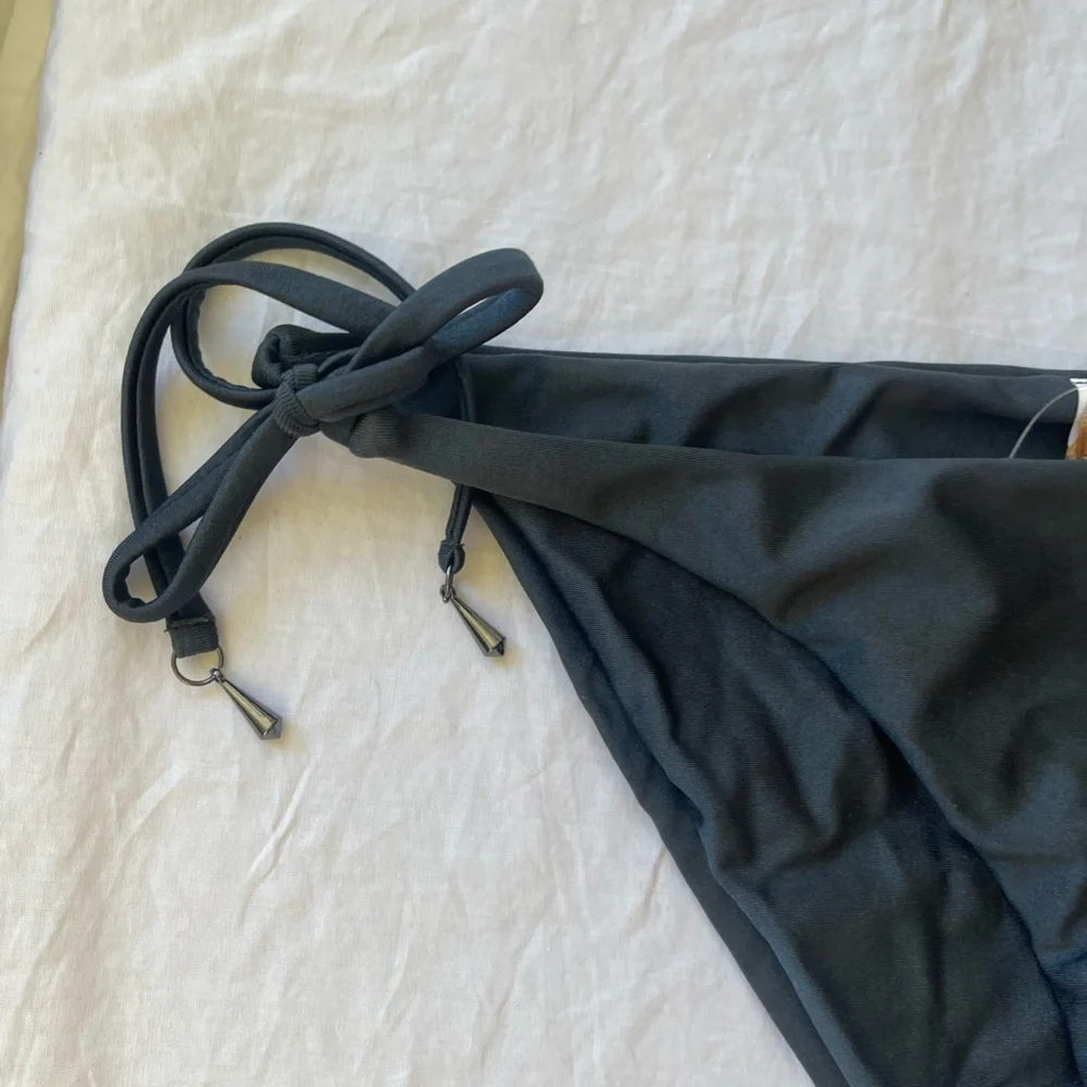 Bellissima Swarovski Crystal Bikini Bottoms Size L NEW